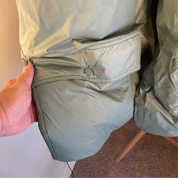 FABLETICS - Green Puffy Scarf 🧣NWT - Picture 8 of 10